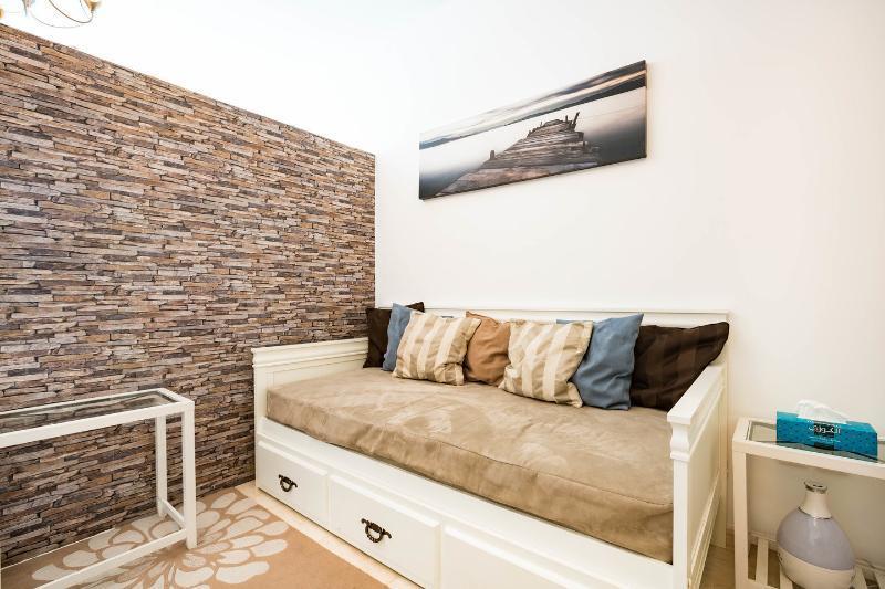 Studio Apartment - Skycourts Dubai Esterno foto